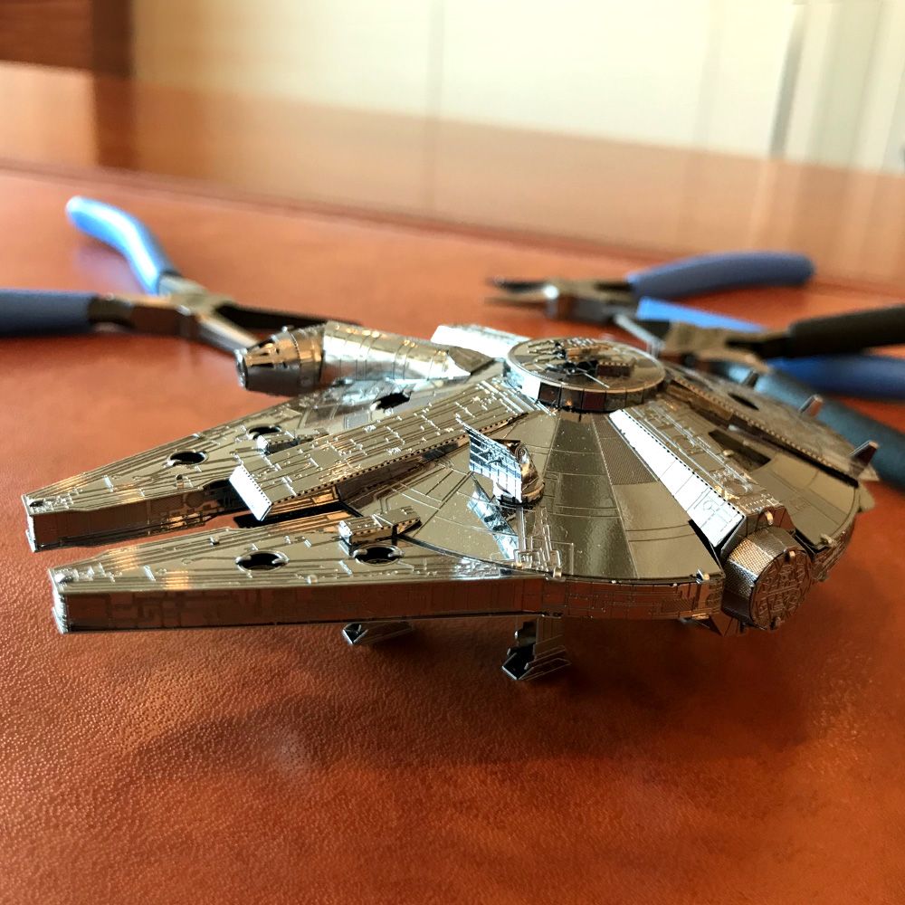 スター・ウォーズ メタリックナノパズル  プレミアム シリーズ「ミレニアム・ファルコン」