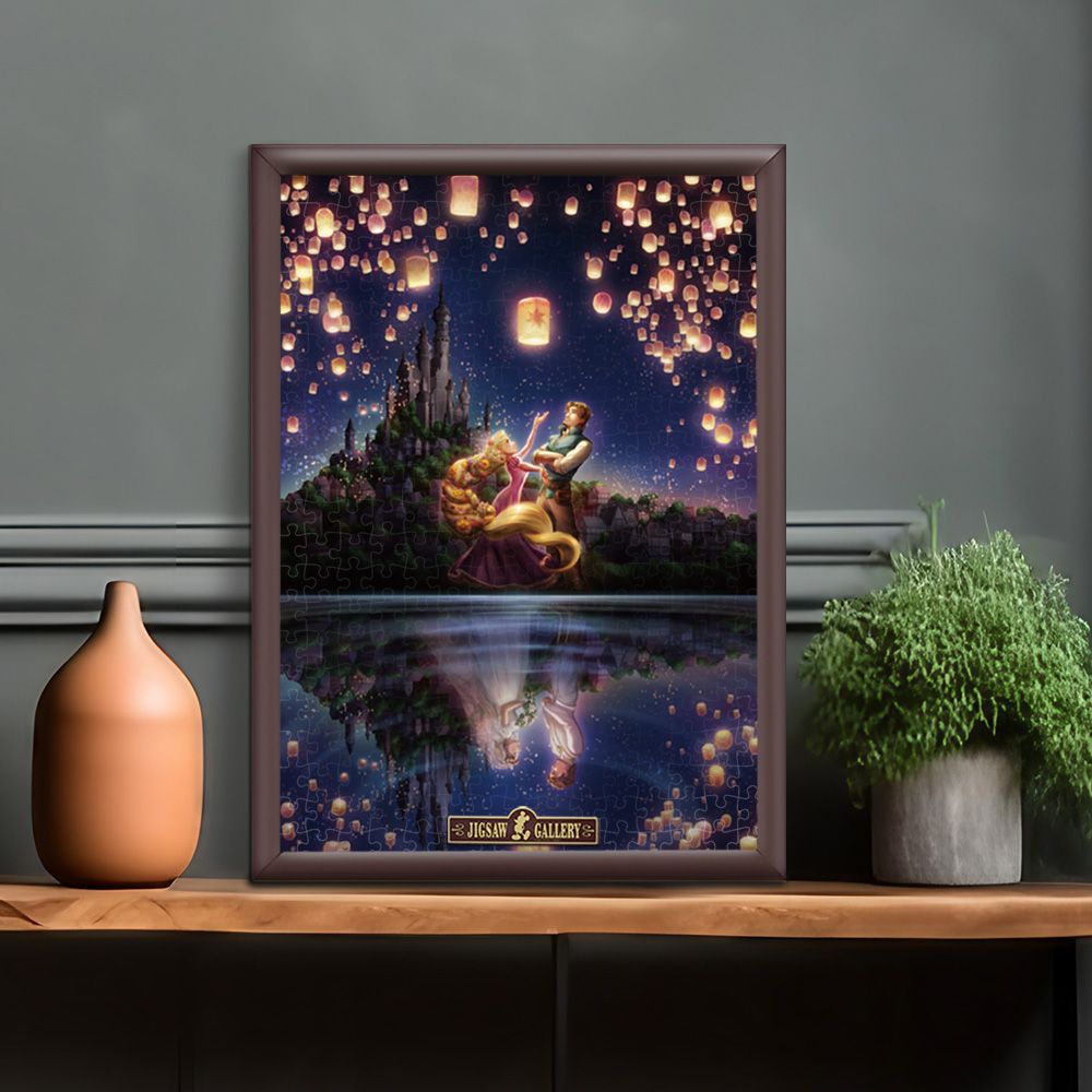 ラプンツェル 光る ジグソーパズル 300ピース 「湖面が映す未来（ラプンツェル）」