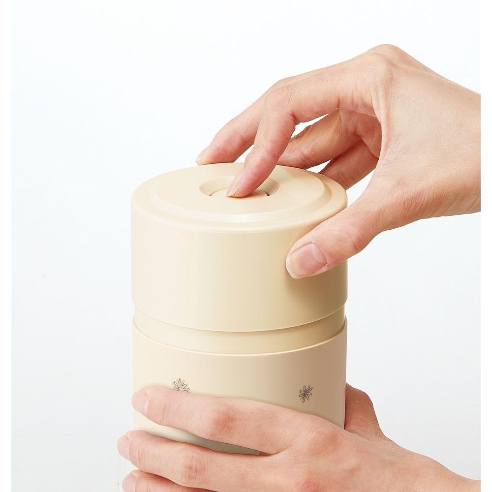 スケーター　プッシュボタン付き密封保存容器  くまのプーさん／POS8_640520