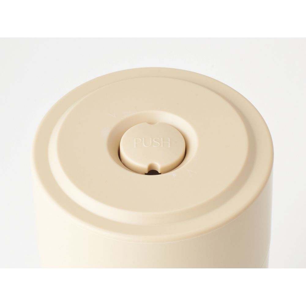 スケーター　プッシュボタン付き密封保存容器  くまのプーさん／POS8_640520