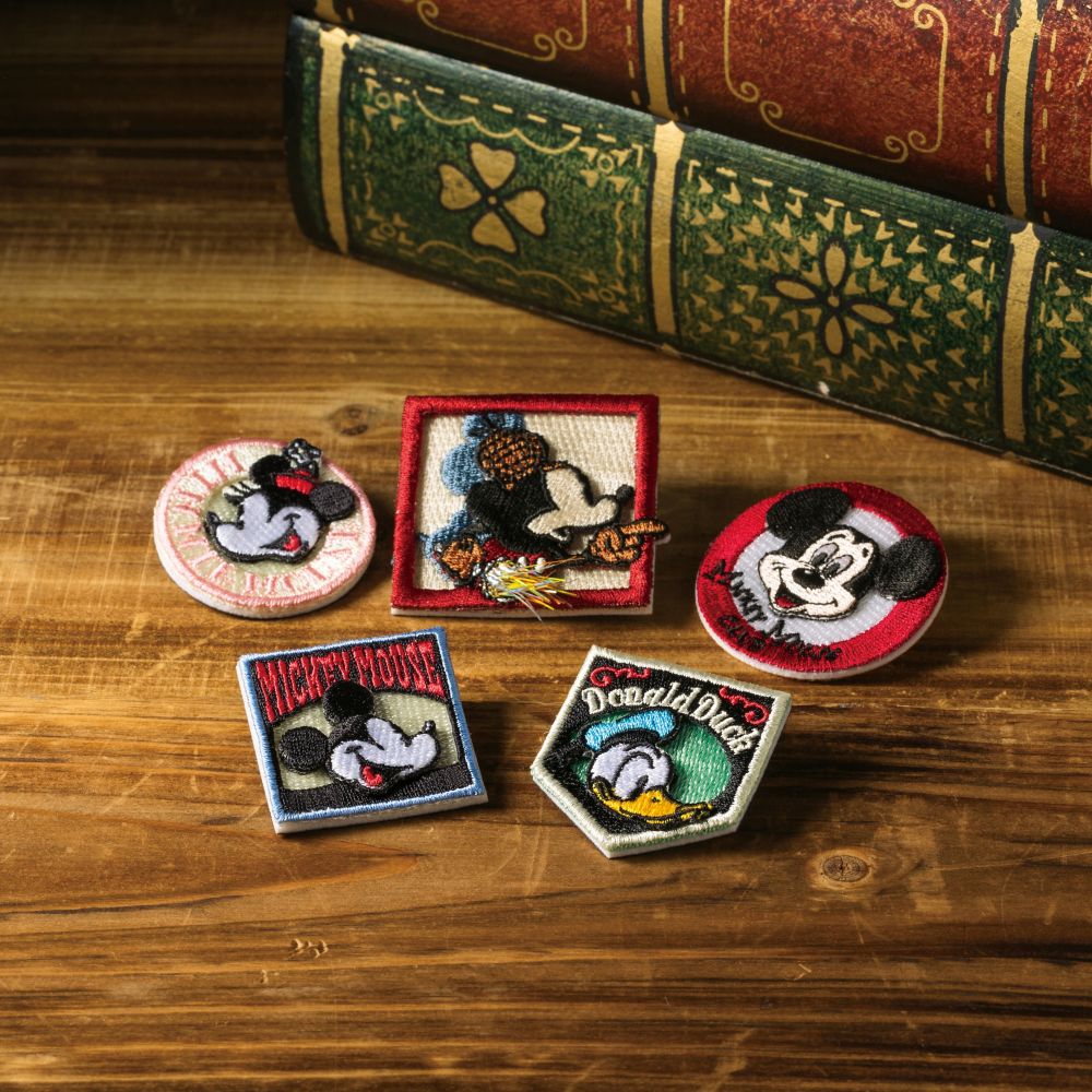 公式 ショップディズニー ミニーマウス 刺繍ブローチ バッジミニー