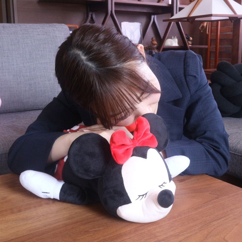 ミニーマウス ダイカットクッション スリープピンク