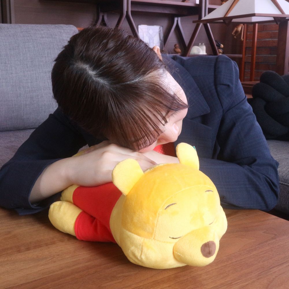 くまのプーさん ダイカットクッション スリープイエロー
