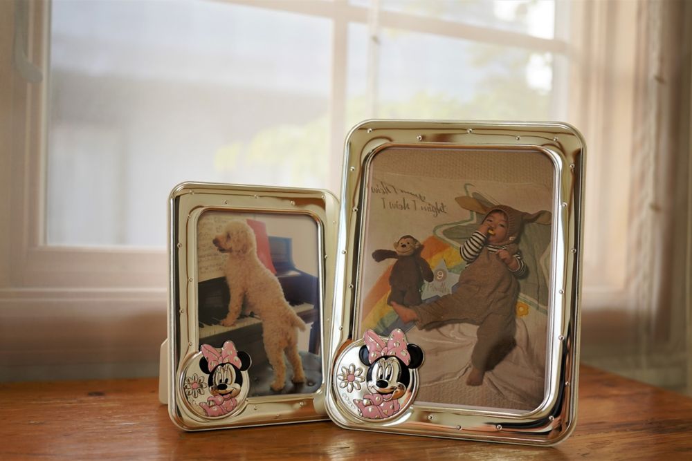 【イタリア直輸入】VALENTI　フォトフレーム 　シルバー加工　ミニーマウス（メダル）　D155 3LRA　9x13cm　L判