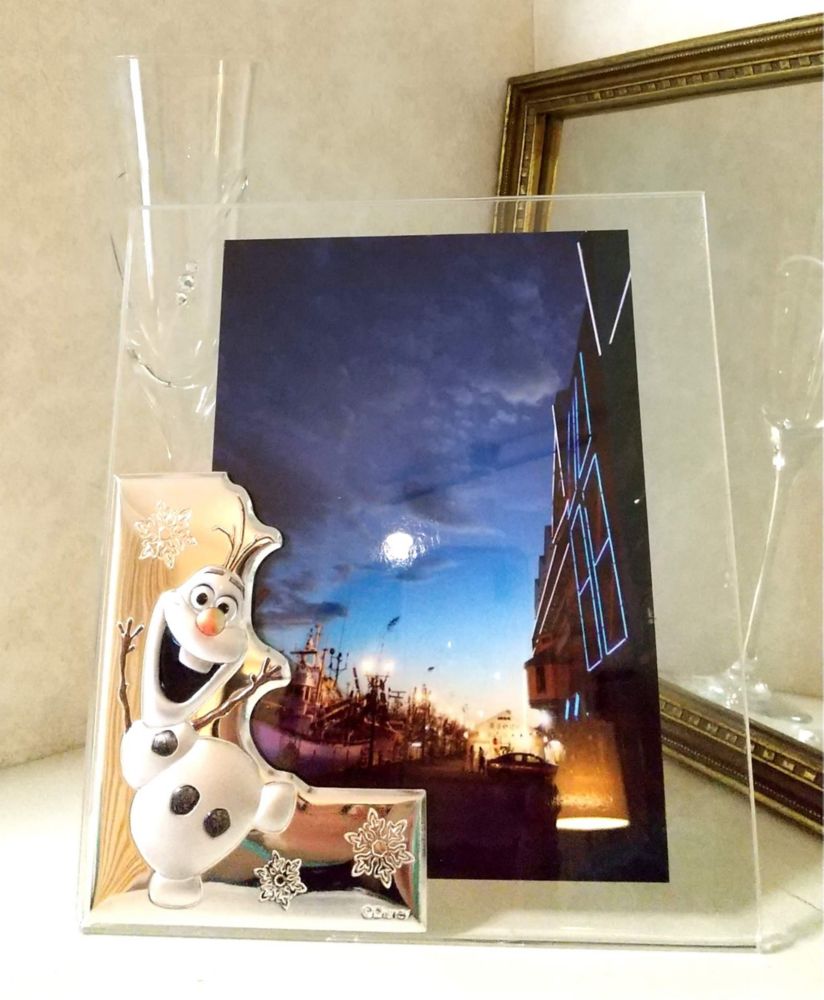 【イタリア直輸入】VALENTI　プレキシガラスフォトフレーム　シルバー加工　アナと雪の女王　オラフ（A）D428　4X　15x20cm　2L判