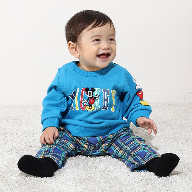 【ベビードール】ミッキー サテンロゴ ロンパース 0098B / ベビーサイズ ベビー服 ファミリーコーデ おそろい ドッキングデザイン スウェット素材 股下スナップボタン
