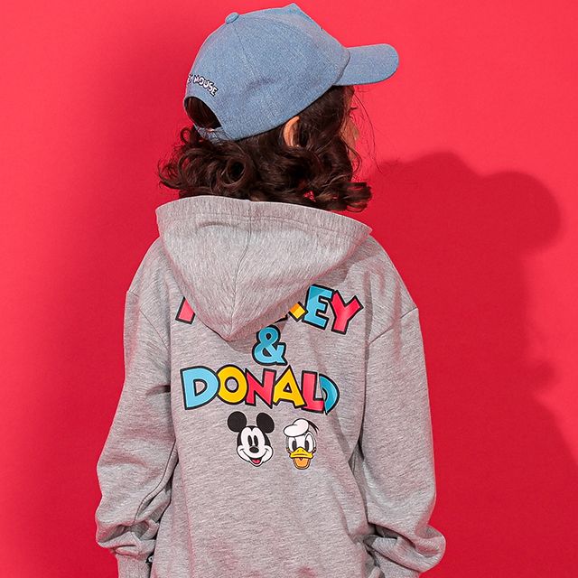 【ベビードール】ミッキー ドナルド 親子お揃い デニムポケットパーカー 0197K / ベビーサイズ キッズ リンクコーデ ペアルック 親子コーデ トップス 長袖 プルオーバー スウェット 肩落ちデザイン ドロップショルダー