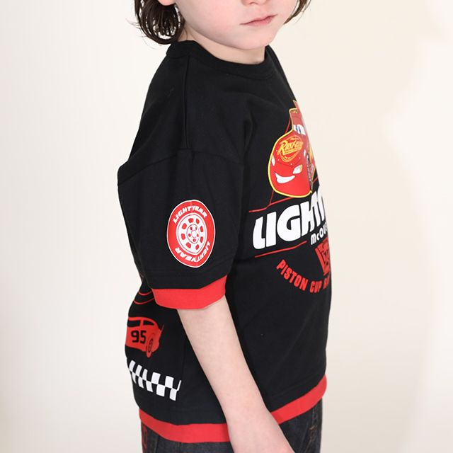 【ベビードール】カーズ 袖エンブレムTシャツ 0223K / ライトニング・マックィーン ベビーサイズ キッズ 天竺素材 トップス 半袖 クルーネック カットソー