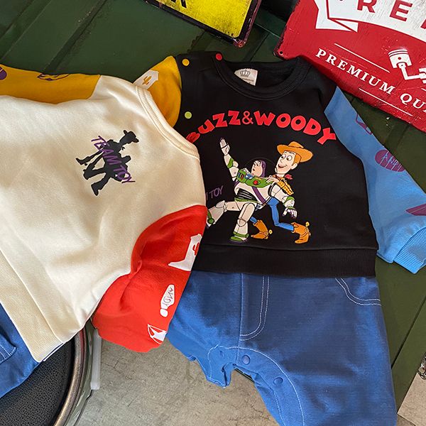 【ベビードール】トイ・ストーリー キャラクターロンパース 0225B / ウッディ バズ・ライトイヤー ベビーサイズ つなぎ 長袖 ボディ肌着 リンクコーデ ペアルック 親子コーデ 出産祝い