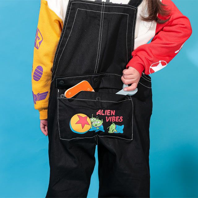 【ベビードール】トイ・ストーリー サロペット 0228K / ウッディ バズ・ライトイヤー エイリアン ベビーサイズ キッズ ボトムス ロングパンツ デニム 楽ちん ジーンズ ジーパン ゆったり ショルダーベルト長さ調整可