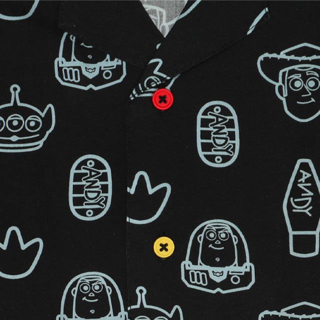 【ベビードール】親子お揃い トイ・ストーリー 総柄半袖シャツ 0399A （ボトムス別売り） / 大人 ユニセックス 男女兼用 リンクコーデ ペアルック 親子コーデ トップス 羽織り 半袖 開襟 オープンカラー 配色ボタン レーヨン素材 セットアップアイテム