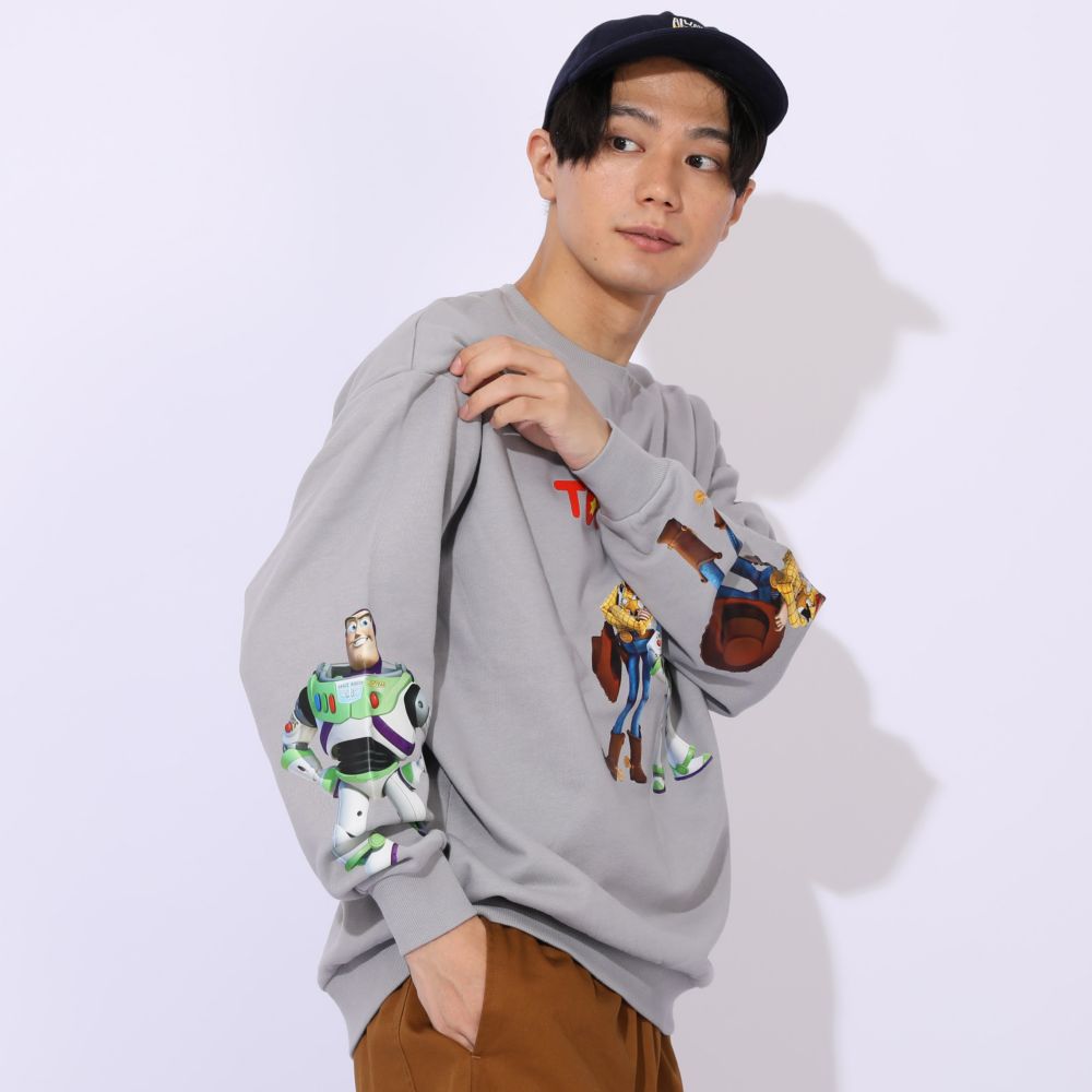 【ベビードール】ウッディ バズ 親子お揃い 袖キャラクタートレーナー 0834A / 大人 ユニセックス 男女兼用 トップス 長袖 スウェット クルーネック リンクコーデ ペアルック 親子コーデ