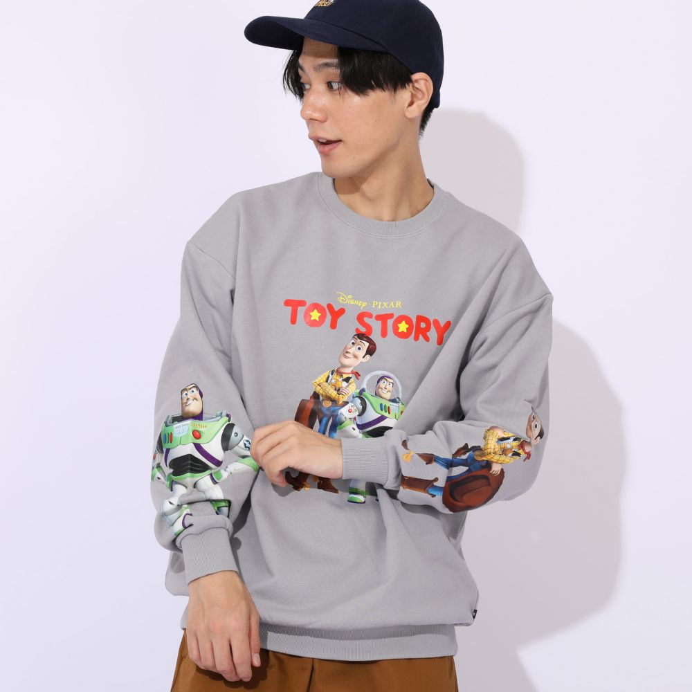 【ベビードール】ウッディ バズ 親子お揃い 袖キャラクタートレーナー 0834A / 大人 ユニセックス 男女兼用 トップス 長袖 スウェット クルーネック リンクコーデ ペアルック 親子コーデ