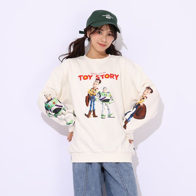 【ベビードール】ウッディ バズ 親子お揃い 袖キャラクタートレーナー 0834A / 大人 ユニセックス 男女兼用 トップス 長袖 スウェット クルーネック リンクコーデ ペアルック 親子コーデ