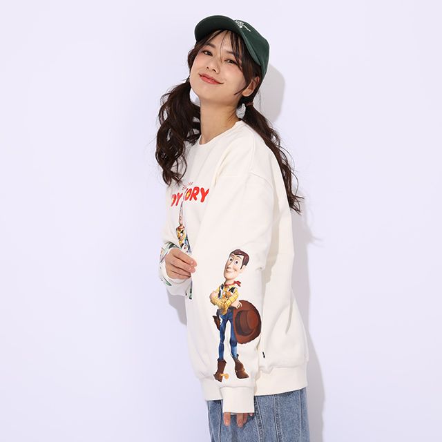 【ベビードール】ウッディ バズ 親子お揃い 袖キャラクタートレーナー 0834A / 大人 ユニセックス 男女兼用 トップス 長袖 スウェット クルーネック リンクコーデ ペアルック 親子コーデ