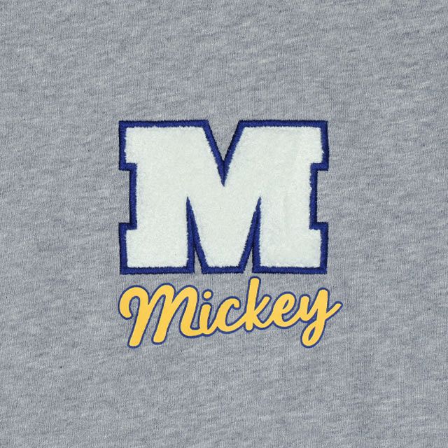 【ベビードール】ミッキー 親子お揃い サガラワッペンジップパーカー 0904A / 大人 ユニセックス 男女兼用 リンクコーデ ペアルック 親子コーデ トップス 長袖 パーカー 羽織り アウター スウェット カンガルーポケット