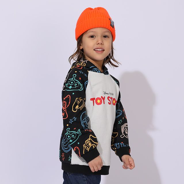 【ベビードール】トイ・ストーリー 親子お揃い 総柄切替パーカー 1006K / ベビーサイズ キッズ トップス 長袖 プルオーバー フーディ ネオン リンクコーデ ペアルック 親子コーデ ウッディ バズ スリンキー リトルグリーンメン ボーピープ