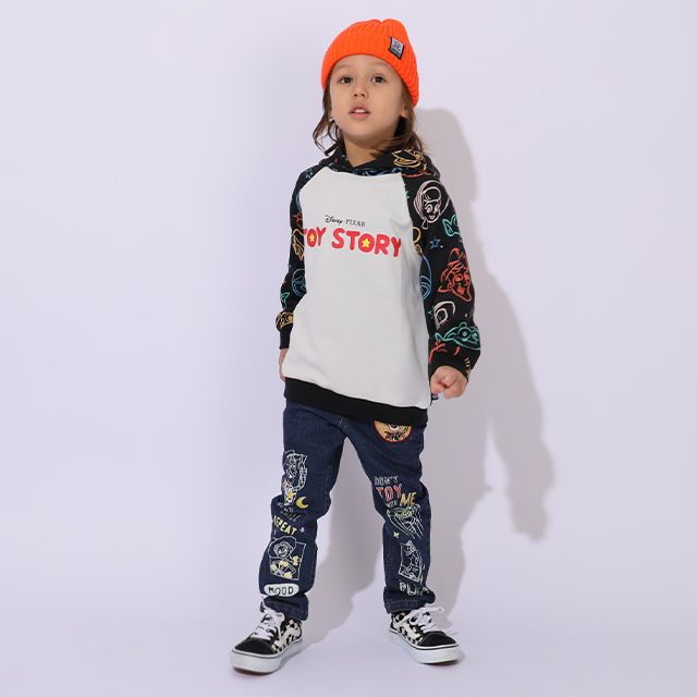 【ベビードール】トイ・ストーリー 親子お揃い 総柄切替パーカー 1006K / ベビーサイズ キッズ トップス 長袖 プルオーバー フーディ ネオン リンクコーデ ペアルック 親子コーデ ウッディ バズ スリンキー リトルグリーンメン ボーピープ