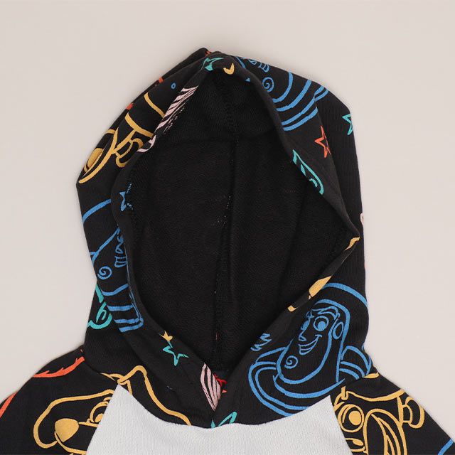 【ベビードール】トイ・ストーリー 親子お揃い 総柄切替パーカー 1006K / ベビーサイズ キッズ トップス 長袖 プルオーバー フーディ ネオン リンクコーデ ペアルック 親子コーデ ウッディ バズ スリンキー リトルグリーンメン ボーピープ