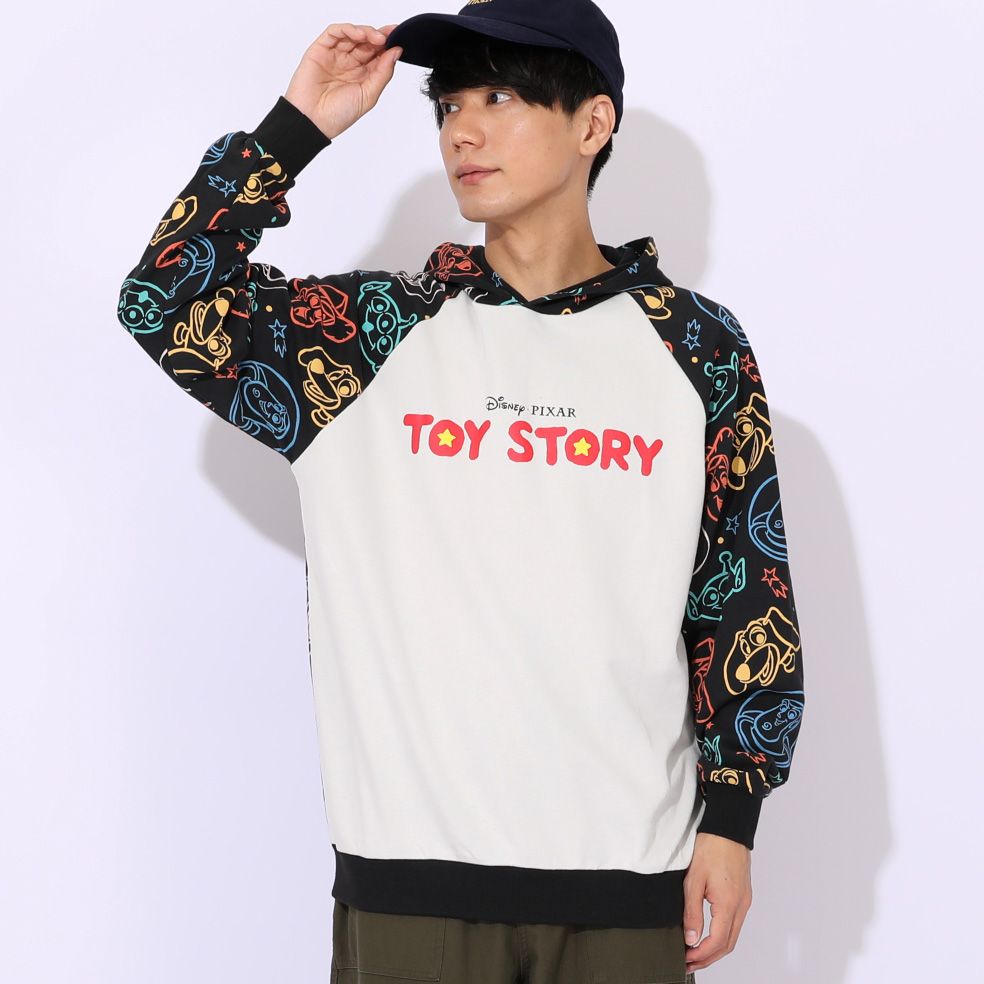 【ベビードール】トイ・ストーリー 親子お揃い 総柄切替パーカー 1006A / 大人 ユニセックス 男女兼用 トップス 長袖 プルオーバー フーディ ネオン リンクコーデ ペアルック 親子コーデ ウッディ バズ スリンキー リトルグリーンメン ボーピープ