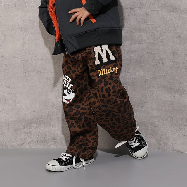 【ベビードール】ミッキー ワッペンデニムロングパンツ 1017K / ベビーサイズ キッズ ボトムス 長ズボン ジーパン ジーンズ ツイルパンツ ワイドパンツ アニマル柄 ヒョウ柄 ダメージ加工 ウエスト総ゴム ゴム穴付き フェイクボタン ベルトループ リンクコーデ ペアルック