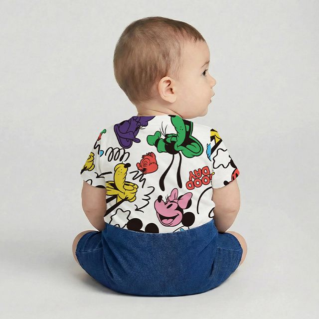 【ベビードール】ミッキー＆フレンズ カラフル総柄ロンパース 1344B / ベビーサイズ 赤ちゃん 出産祝い 贈り物 プレゼント ベビー服 ベビーつなぎ 半袖 天竺素材