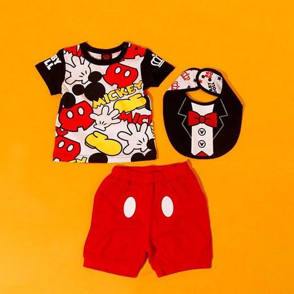 【ベビードール】ミッキー ギフトBOX付き 3点ギフトセット 1955B 【DY】 / ベビーサイズ 赤ちゃん 出産祝い 贈り物 プレゼント ベビー服 半袖 半ズボン ハーフパンツ スタイ（リバーシブル仕様/防水シート入/2段階調整可） トータルコーディネート 綿100% なりきる