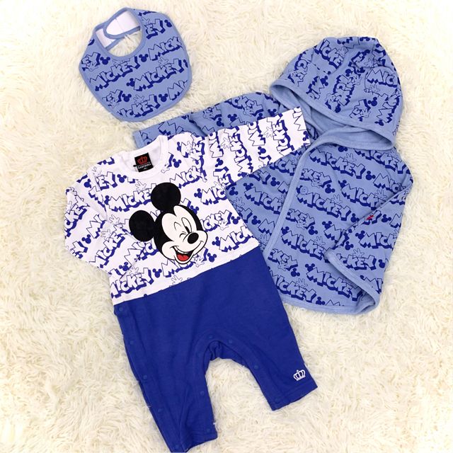【ベビードール】ミッキー ギフトBOX付き 3点ギフトセット 4330B 【DY】 oa20 / ベビーサイズ 赤ちゃん 出産祝い 贈り物 プレゼント ベビー服 ベビー用品 長袖 ロンパース ケープ スタイ コーデセット
