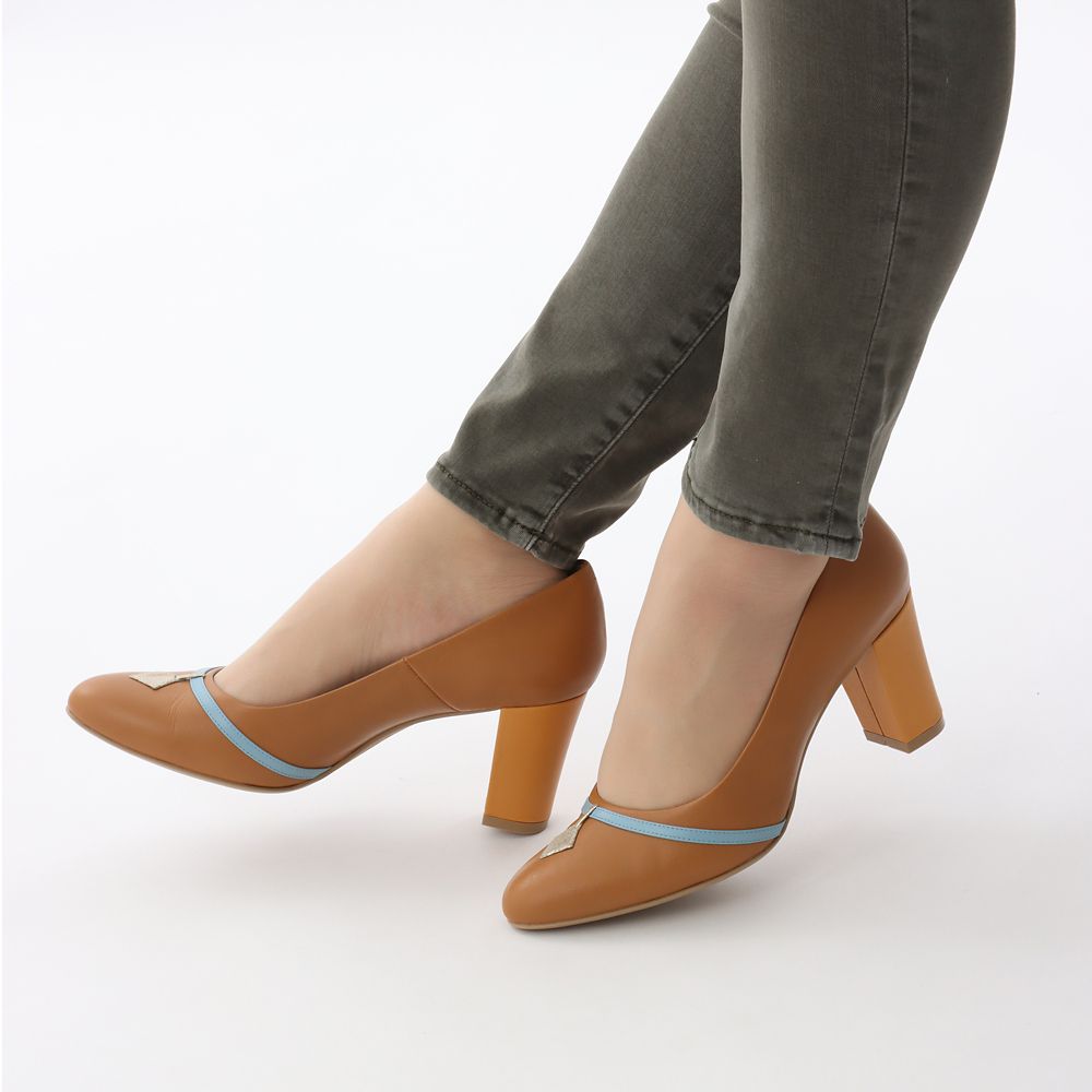 【数量限定】【Plus Anq(プラスアンク)】『わんわん物語』デザイン パンプス 婦人用