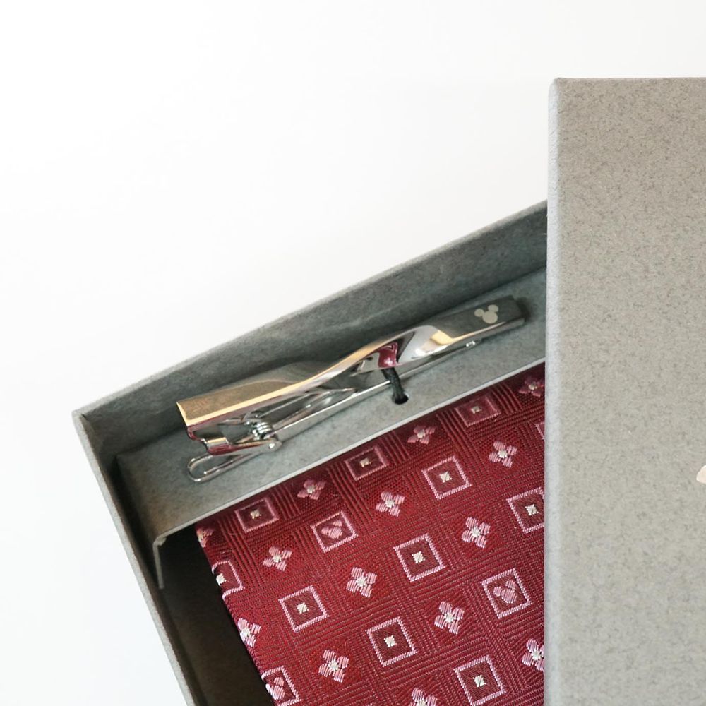 ディズニー／ネクタイ＆タイピン 　(ミッキー小柄　BOX付)