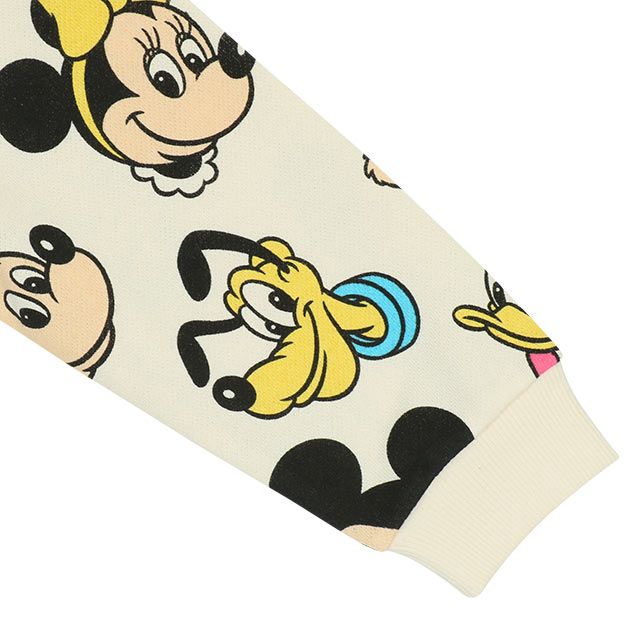 【ベビードール】ミッキー＆フレンズ 親子お揃い 総柄トレーナー 8704A / ミッキー ミニー グーフィー チップ デール プルート 大人 ユニセックス 男女兼用 リンクコーデ ペアルック 親子コーデ トップス 長袖 トレーナー