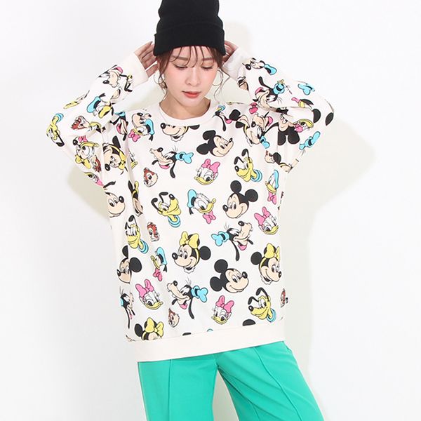 【ベビードール】ミッキー＆フレンズ 親子お揃い 総柄トレーナー 8704A / ミッキー ミニー グーフィー チップ デール プルート 大人 ユニセックス 男女兼用 リンクコーデ ペアルック 親子コーデ トップス 長袖 トレーナー
