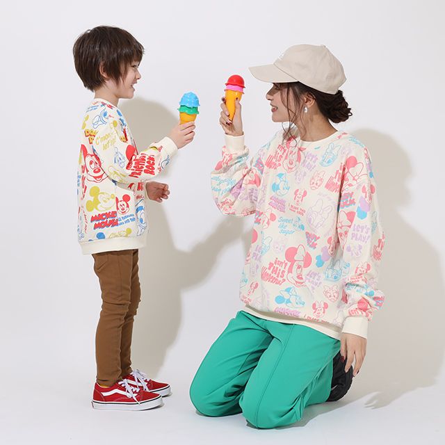【ベビードール】ミッキーフレンズ 親子お揃い 総柄トレーナー 9110K
