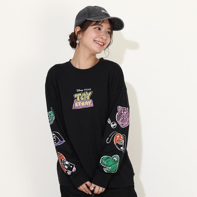 【ベビードール】トイ・ストーリー 親子お揃い 袖ロンT 9618A / 大人 ユニセックス 男女兼用 リンクコーデ ペアルック 親子コーデ トップス 長袖 ラクガキ風デザイン 天竺素材 スリンキー グリーンアーミーメン