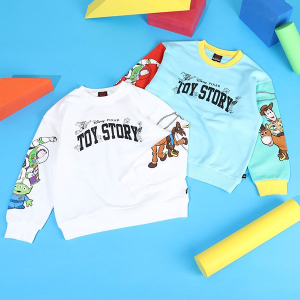 【ベビードール】親子お揃い トイ・ストーリー 袖プリントトレーナー 9619K / ベビーサイズ キッズ リンクコーデ ペアルック 親子コーデ トップス 長袖 クルーネック ウッディ バズ・ライトイヤー ブルズアイ リトルグリーンメン